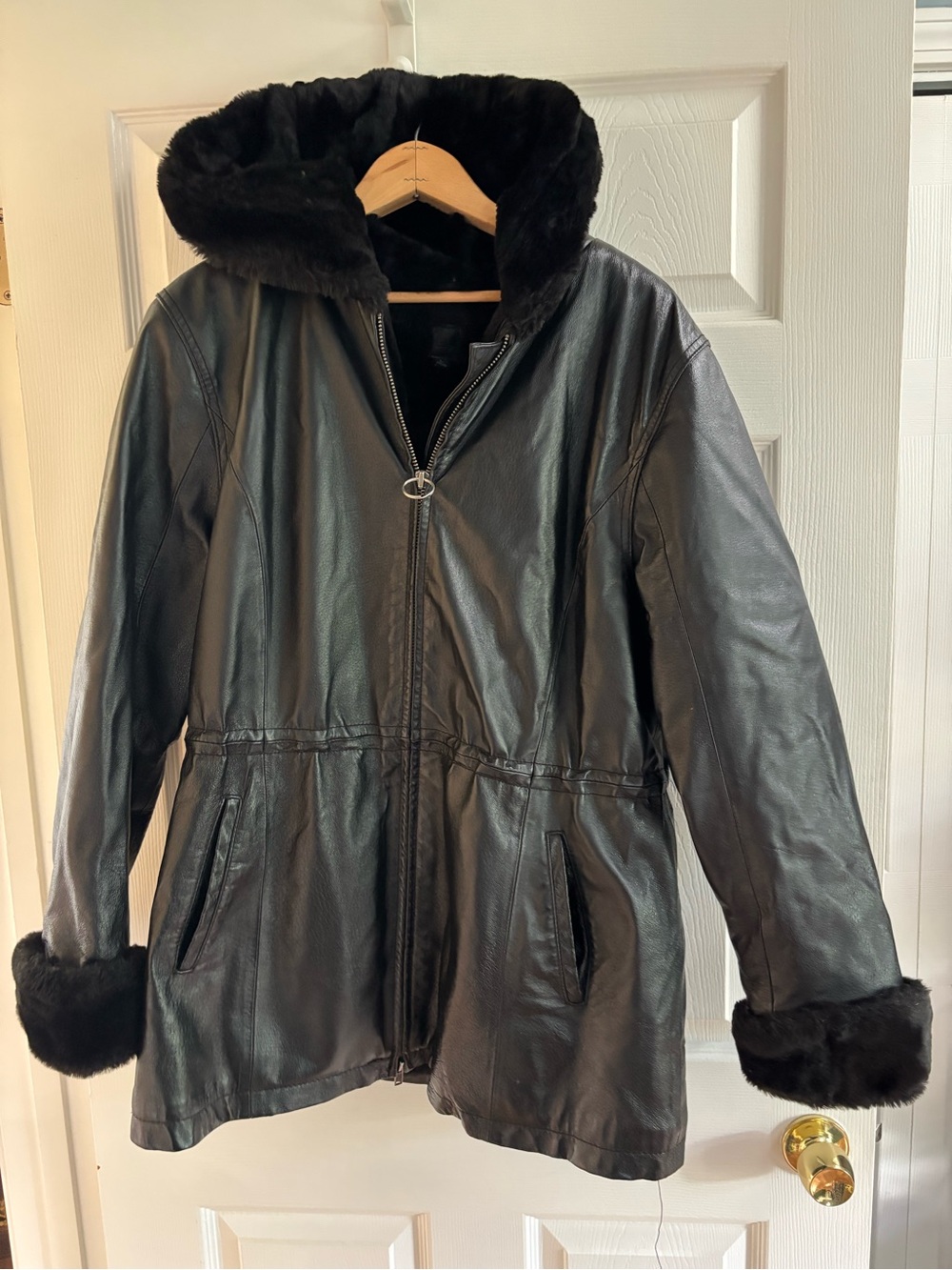 Vintage Women's Wilsons Leather Hooded Black Faux Fur-Lined HEAVY Large